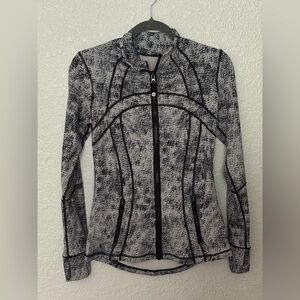 Lululemon Define Jacket “Luon Spray Jacquard White Black". Best for 4 or 6. EUC